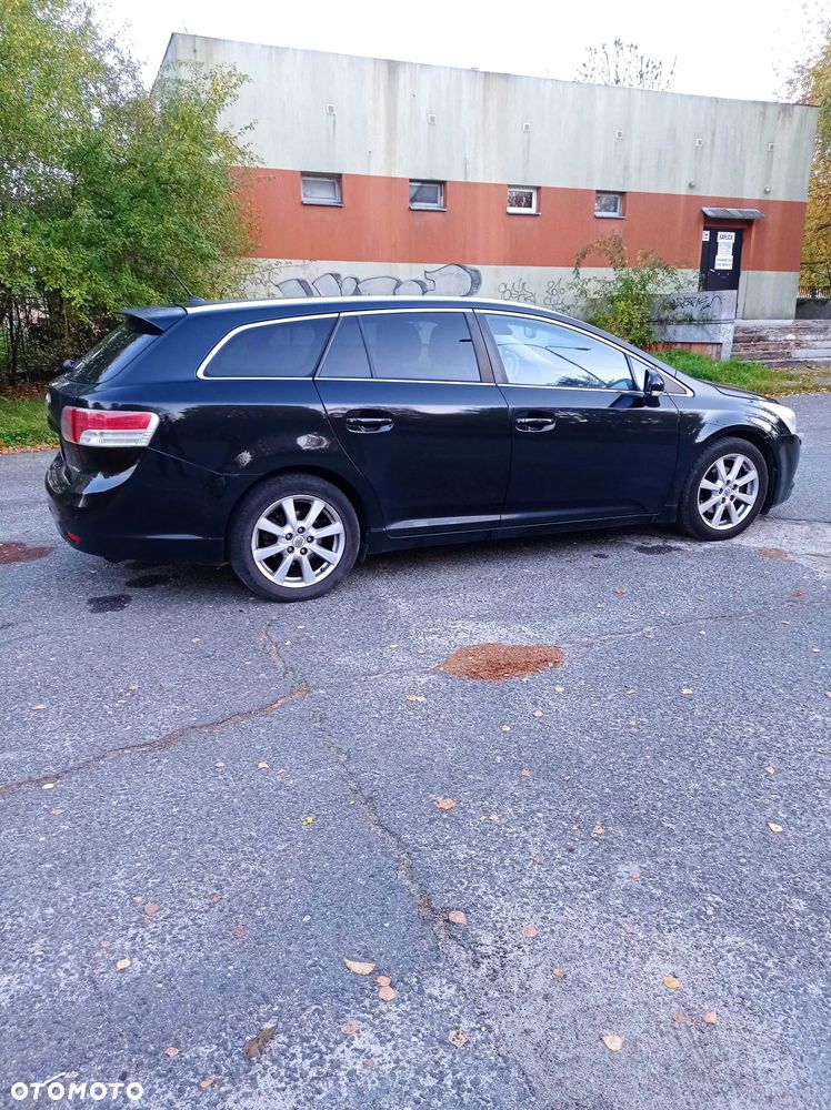 Toyota Avensis 2010 photo 4