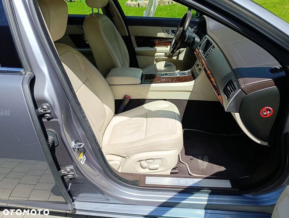 Jaguar XF 3.0 V6 D S Portfolio - 22