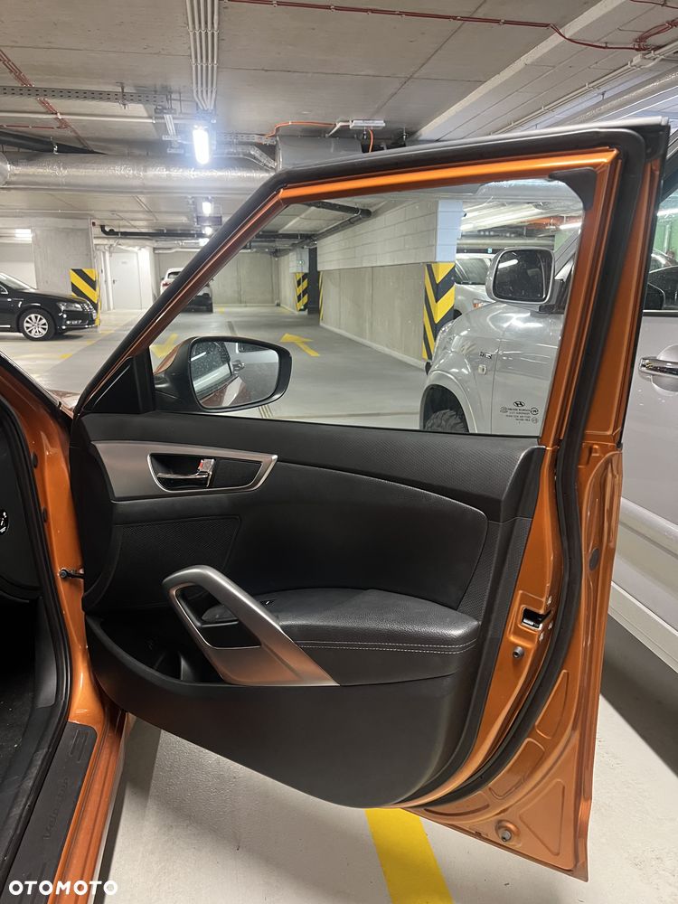 Hyundai Veloster 1.6 GDI Comfort - 23