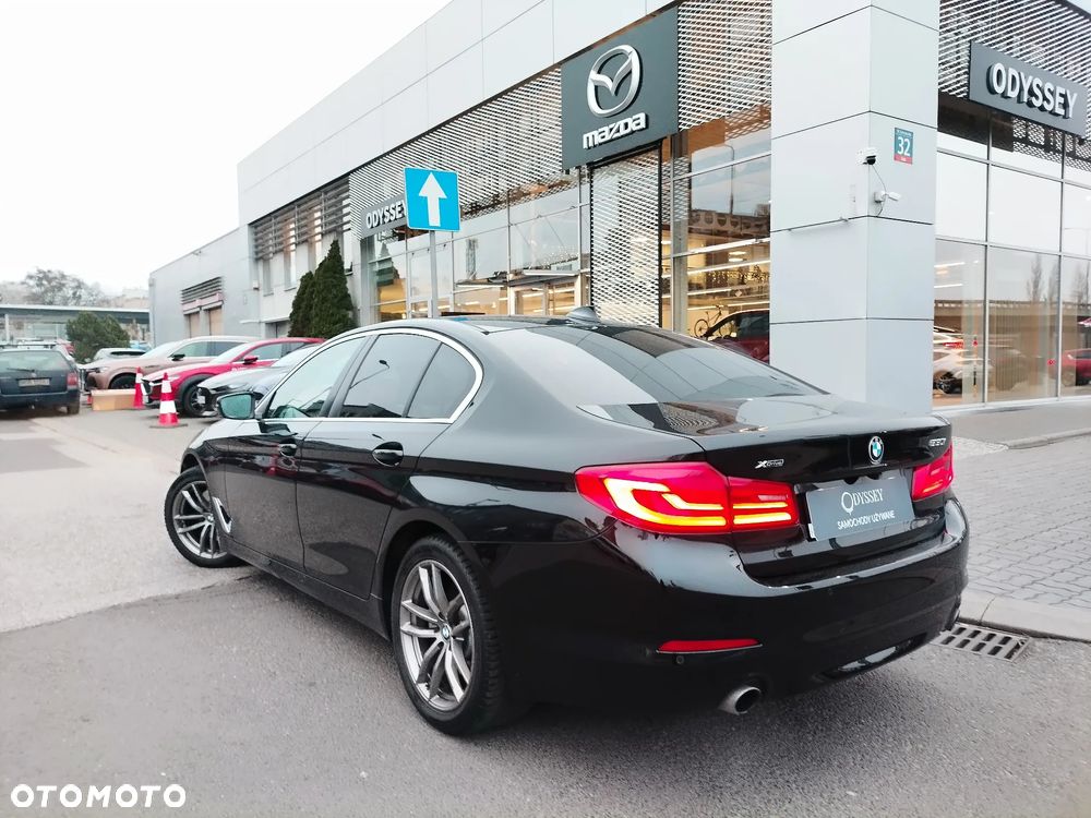 BMW Seria 5 530i xDrive Sport - 3