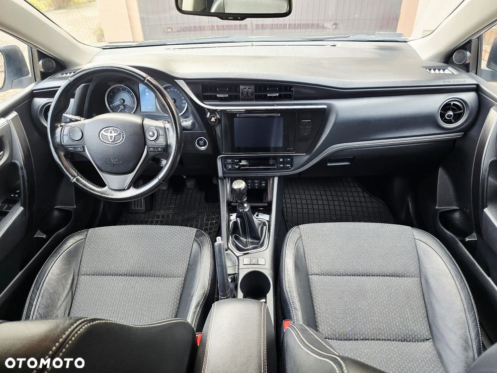 Toyota Corolla 1.6 Prestige EU6 - 19