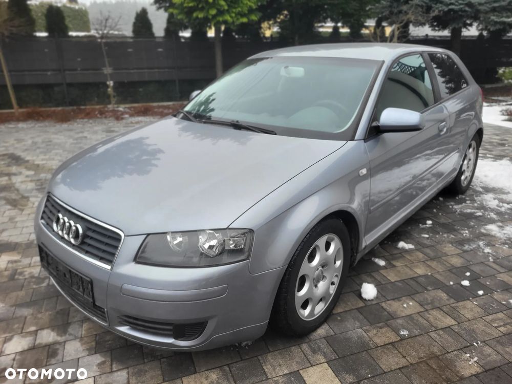 Audi A3 3-drzwiowe 1.6 Attraction - 1