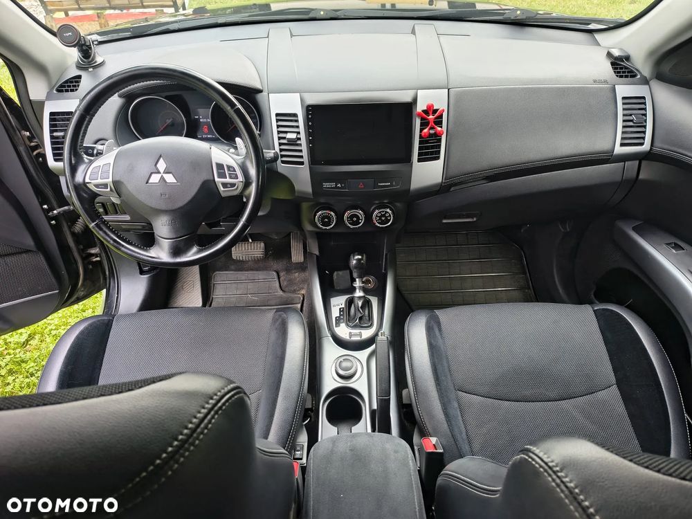 Mitsubishi Outlander 2.2 DID Intense + TC-SST - 12