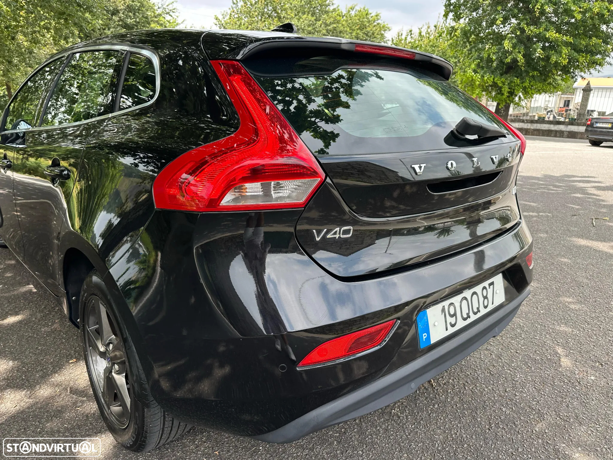 Volvo V40 2.0 D2 Momentum Eco - 11
