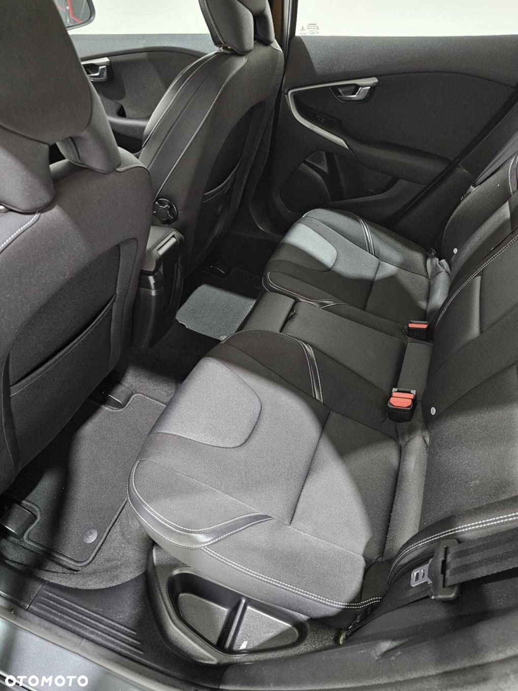 Volvo V40 - 9
