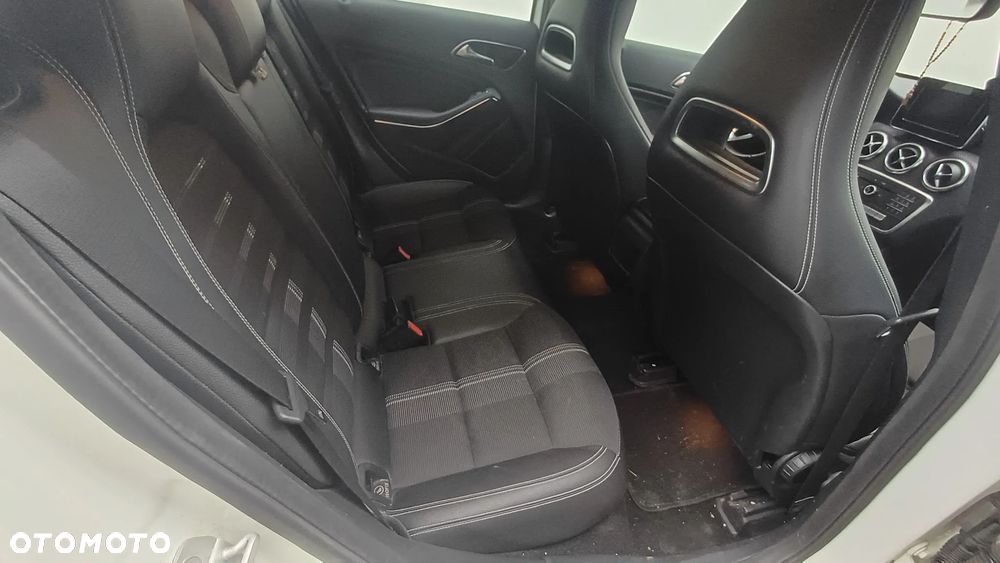 Mercedes-Benz Klasa A 180 (BlueEFFICIENCY) Urban - 18