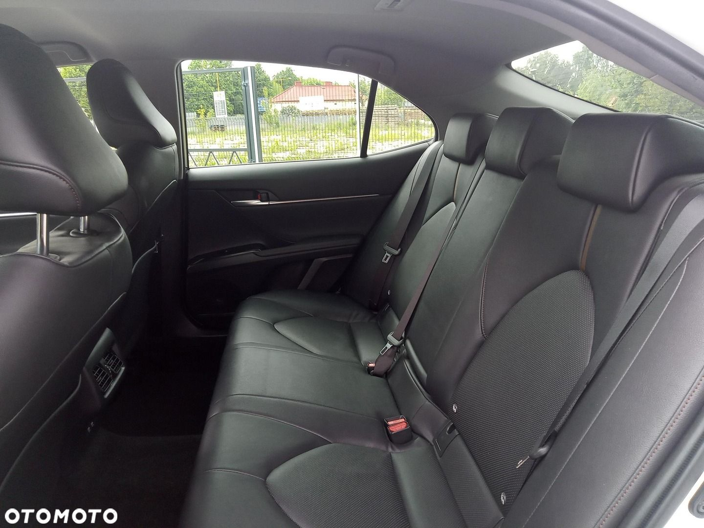 Toyota Camry - 13
