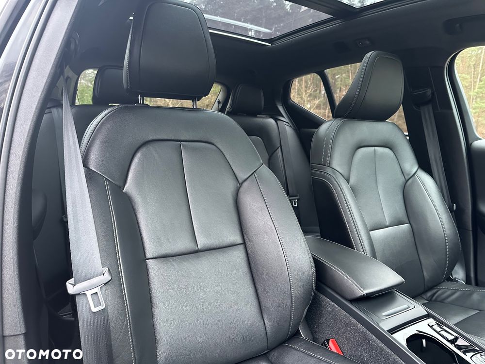 Volvo XC 40 B5 B AWD Geartronic RDesign - 16