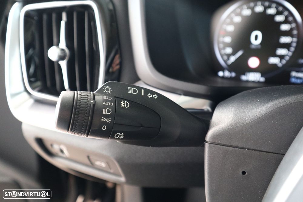 Volvo V60 2.0 D4 Momentum Geartronic - 16