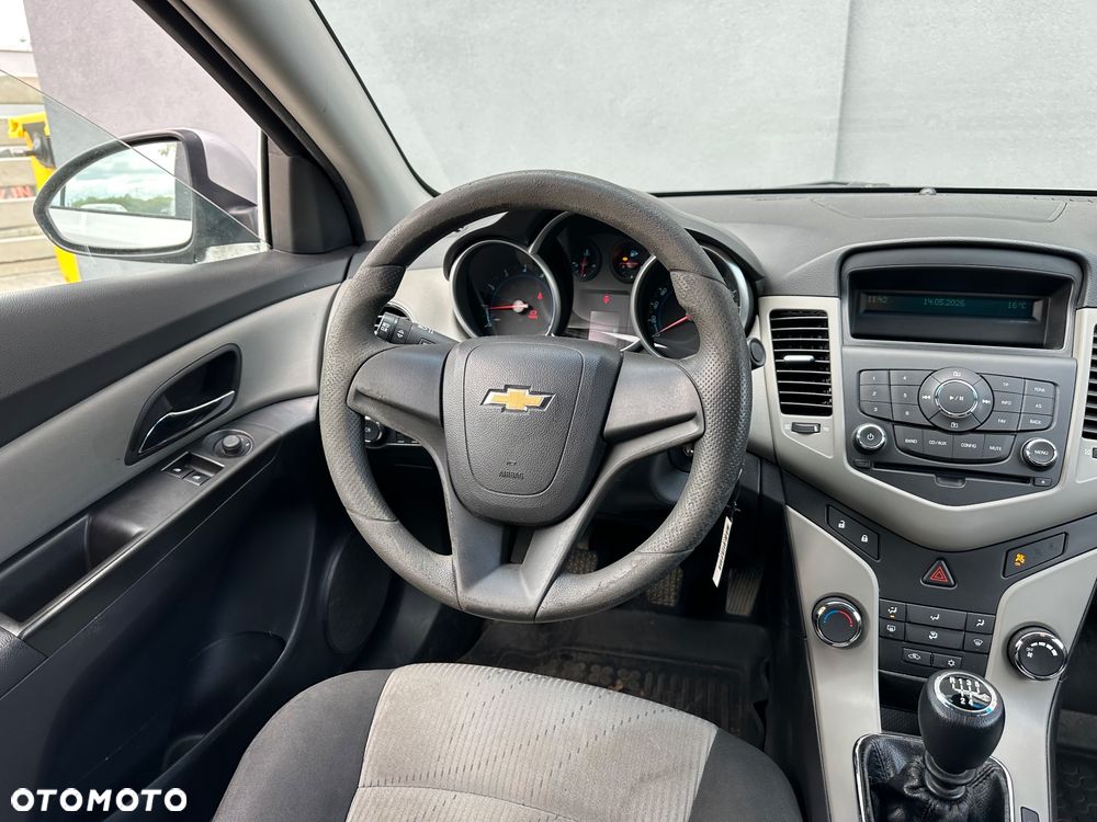 Chevrolet Cruze 1.6 LT+ - 6