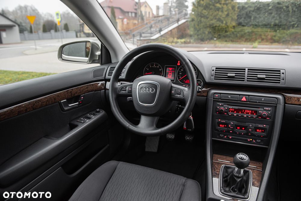 Audi A4 Avant 1.8 T quattro - 16