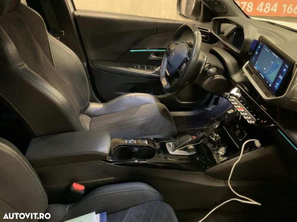 Peugeot 2008 PureTech 130 EAT8 GT - 9