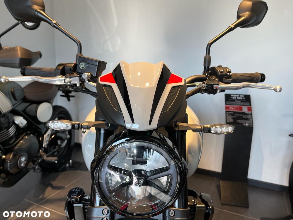 Triumph Trident - 28
