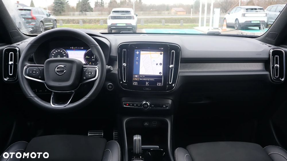 Volvo XC 40 T5 Plug-In Hybrid R-Design - 11