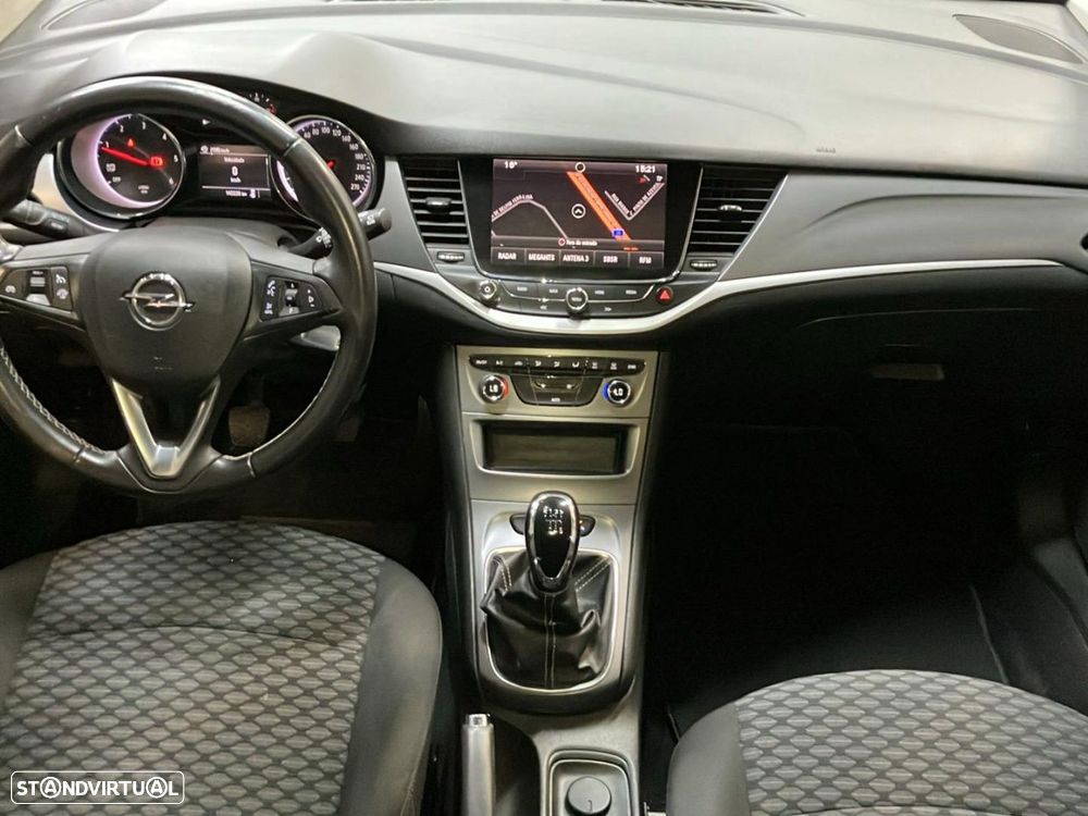 Opel Astra Sports Tourer - 10