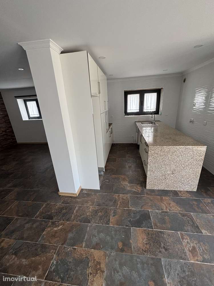 Moradia T3, terreno 2329mts2, entrada Estarreja. - Grande imagem: 3/16