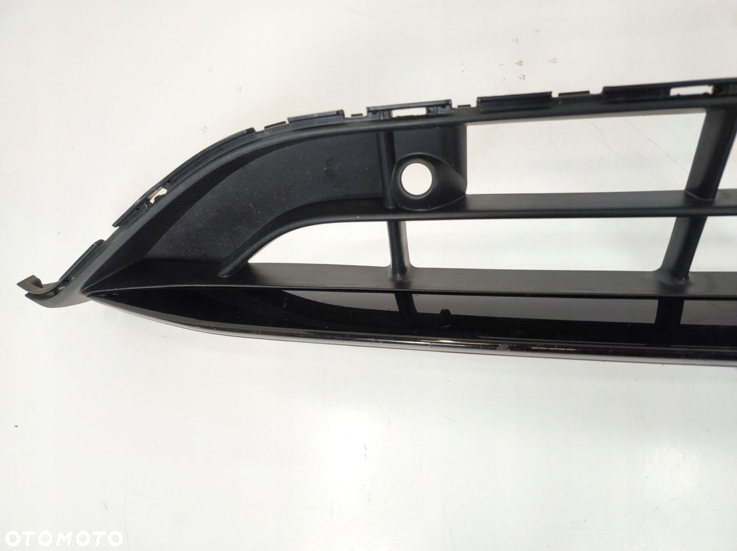 KRATKA ŚRODKOWA ZDERZAKA MERCEDES GLA W247 H247 A2478854205  LISTWA - 2