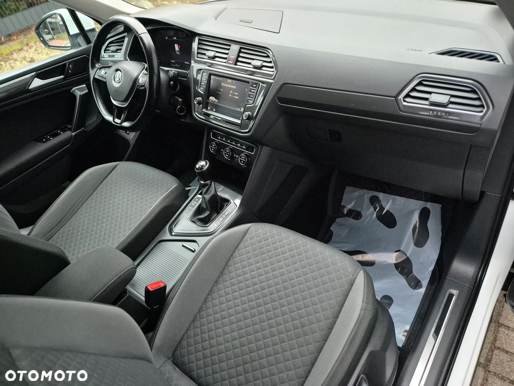 Volkswagen Tiguan 2.0 TDI SCR BlueMotion Technology Sport & Style - 15