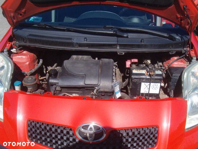 Daihatsu Sirion - 10