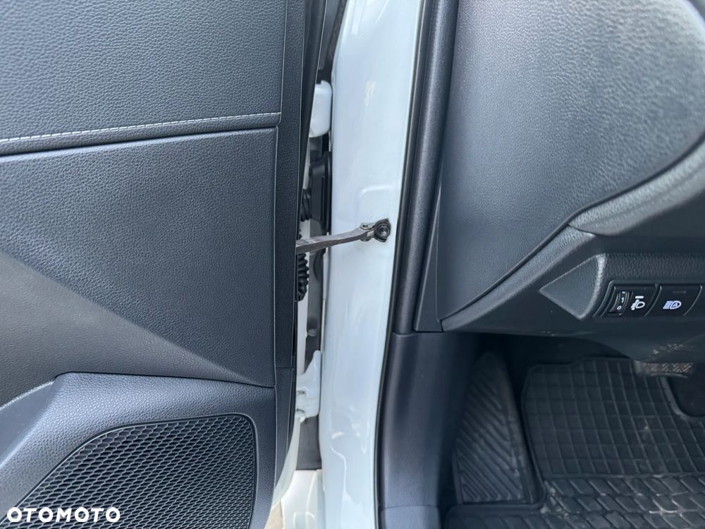 Toyota Corolla 1.8 Hybrid Comfort - 23