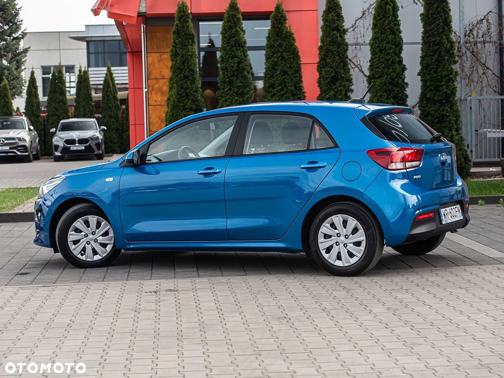 Kia Rio - 10