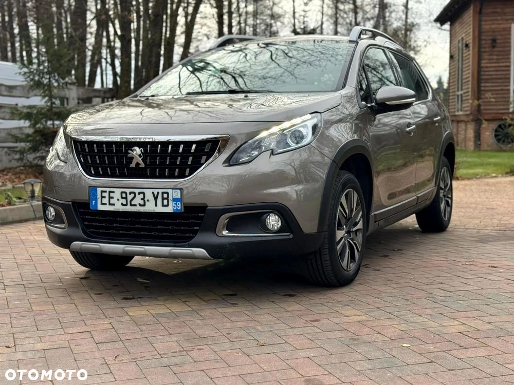 Peugeot 2008 1.2 Pure Tech Style S&S - 6
