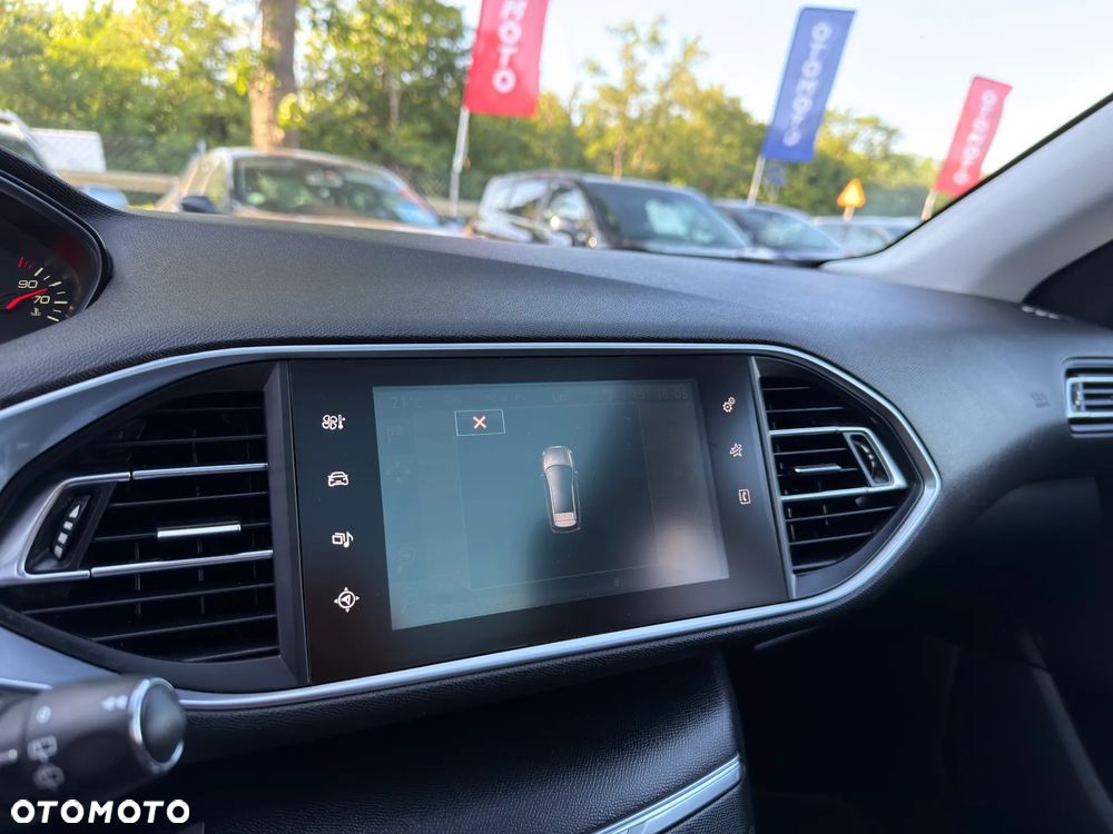 Peugeot 308 1.6 BlueHDi Allure S&S - 35