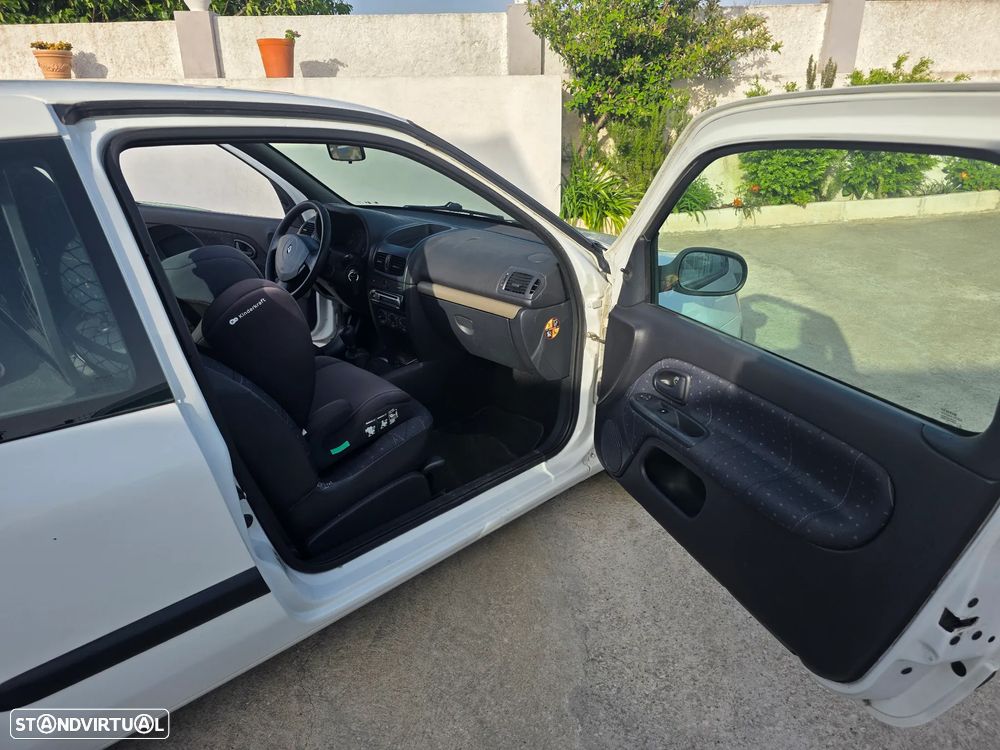 Renault Clio 1.5 dCi Confort - 9