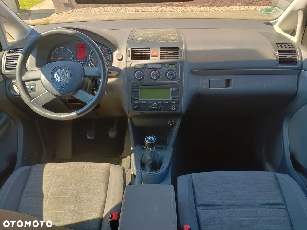 Volkswagen Touran - 17