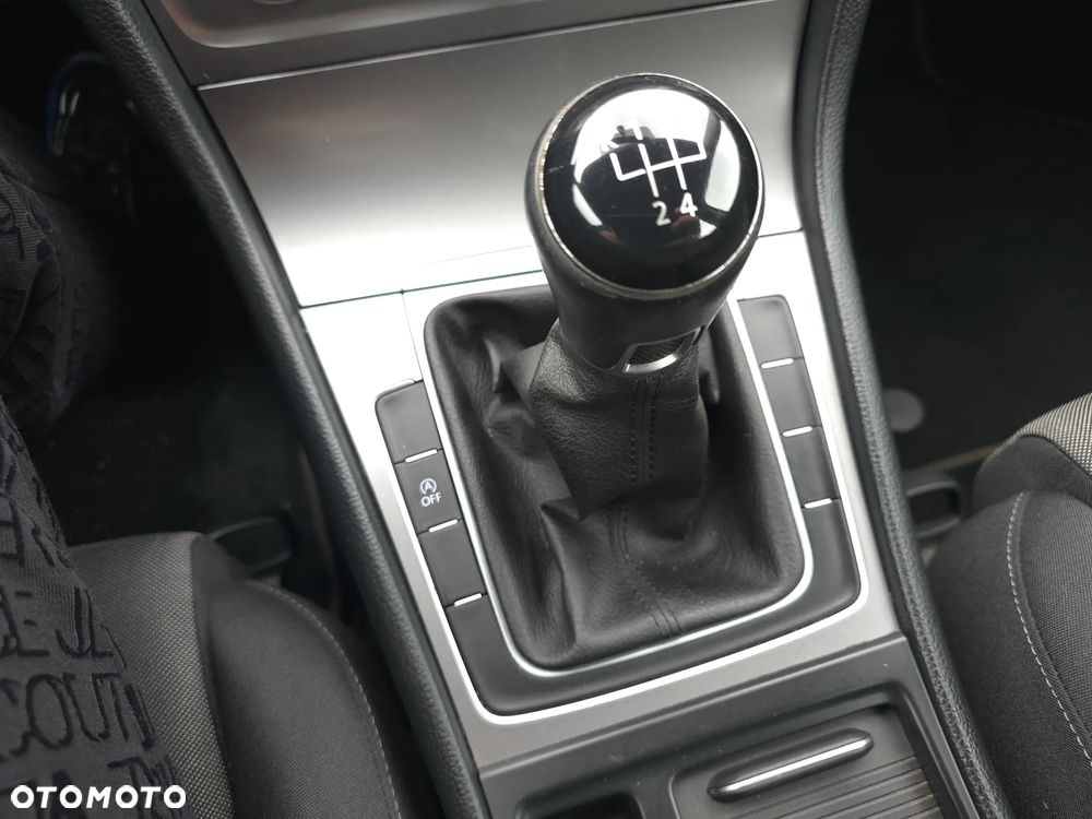 Volkswagen Golf 1.2 TSI BMT Trendline - 26