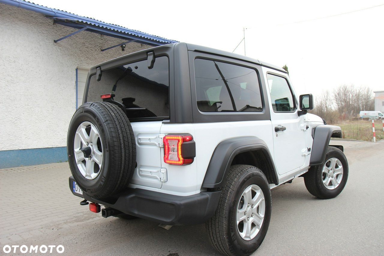 Jeep Wrangler - 13