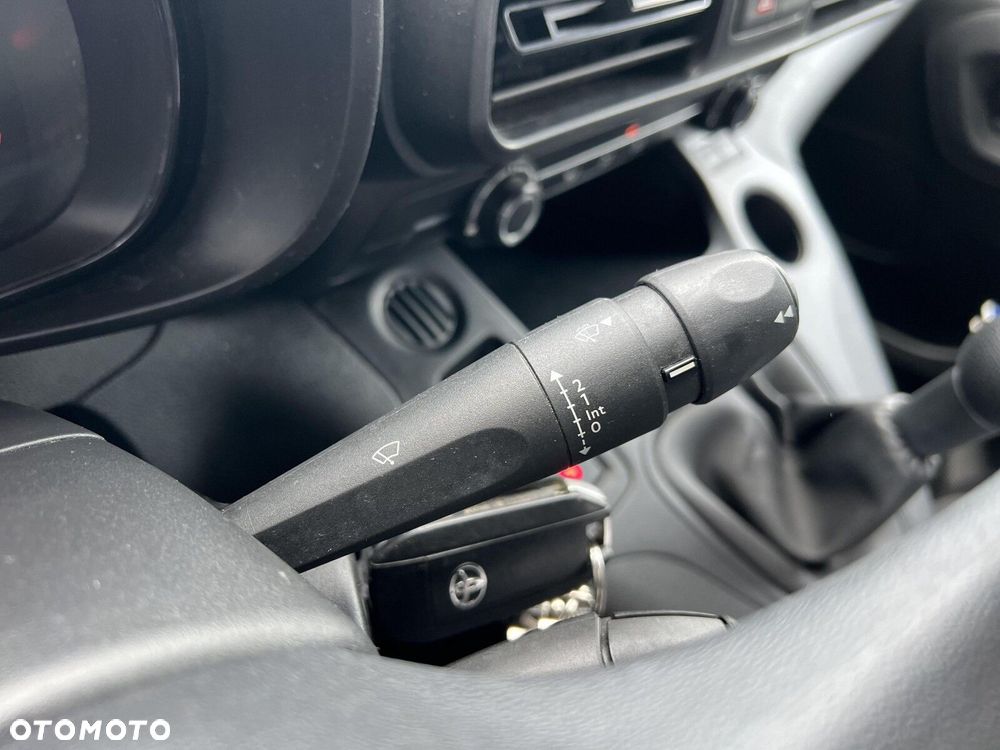 Toyota proace-city . - 15