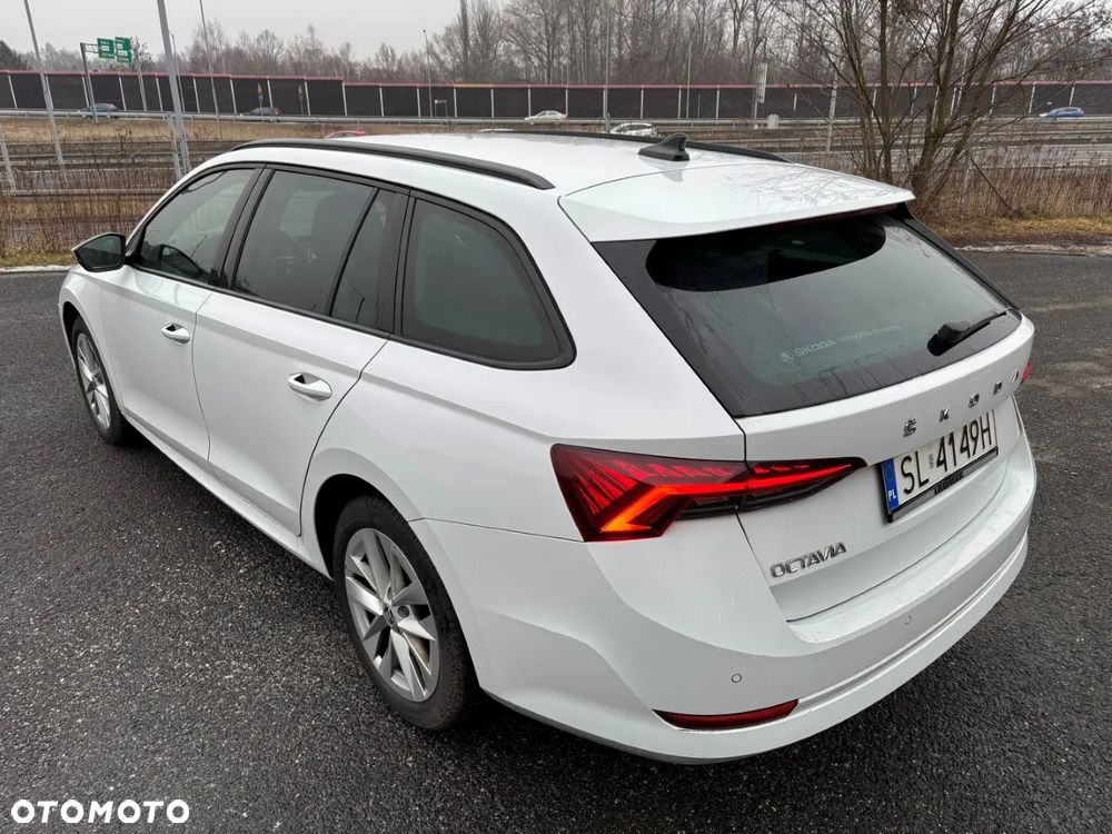 Skoda Octavia 2.0 TDI Ambition DSG - 2