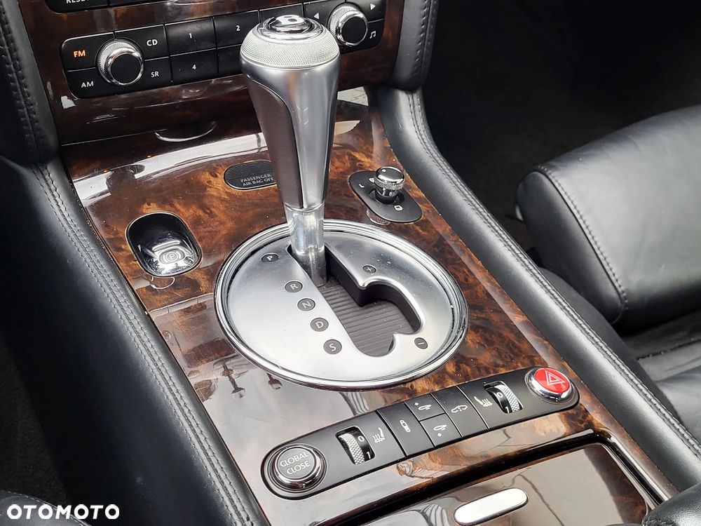 Bentley Continental GT - 12