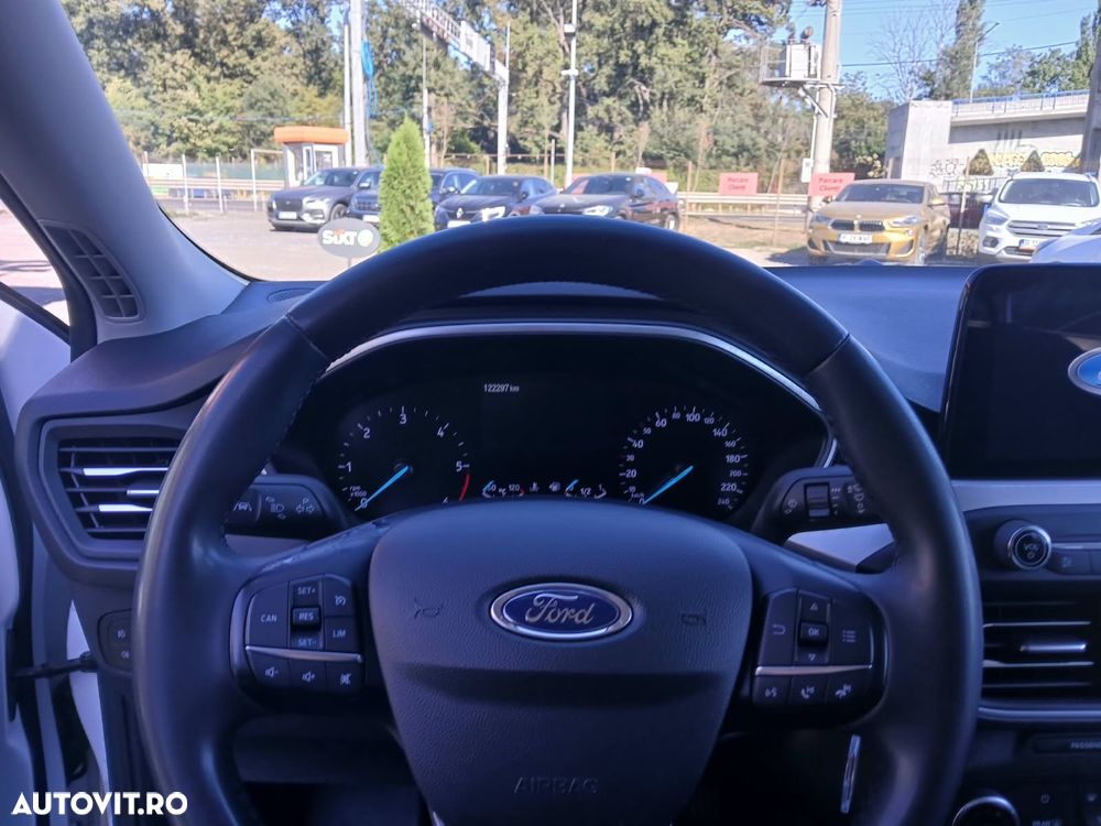 Ford Focus 1.0 EcoBoost Trend - 10