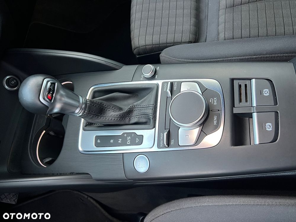 Audi A3 Limousine 35 TFSI Sport S tronic - 24