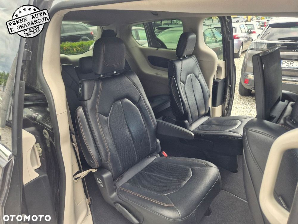 Chrysler Pacifica - 20
