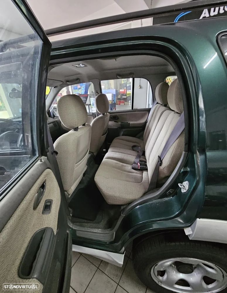 Suzuki Grand Vitara Metal Top 2.0 TDi - 7