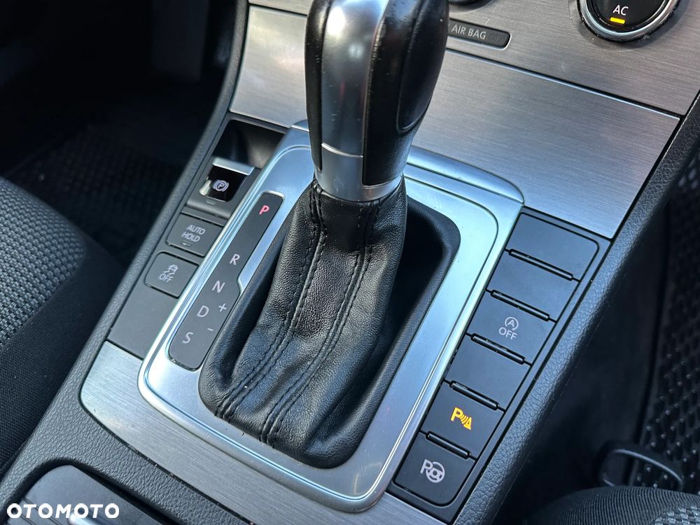 Volkswagen Passat 2.0 Blue TDI DSG SCR Comfortline - 19