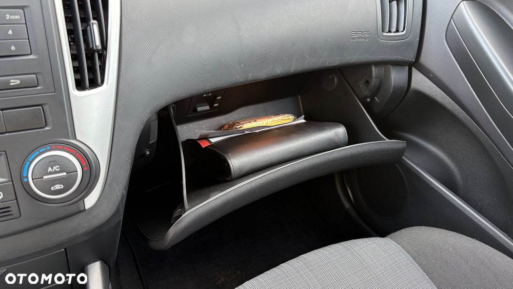 Kia Ceed 1.6 CRDi ISG Vision - 13