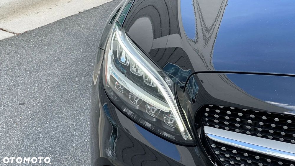 Mercedes-Benz Klasa C 300 9G-TRONIC AMG Line - 33