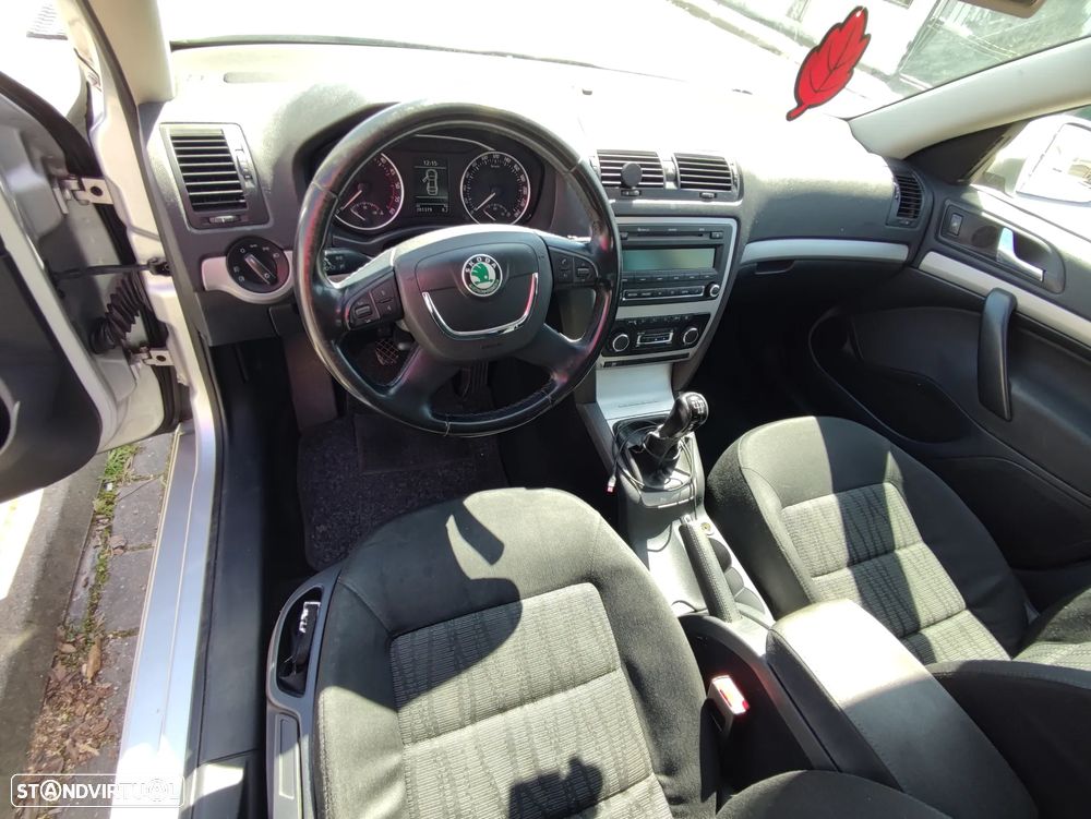 Skoda Octavia Break 1.6 TDi Elegance Pack - 8