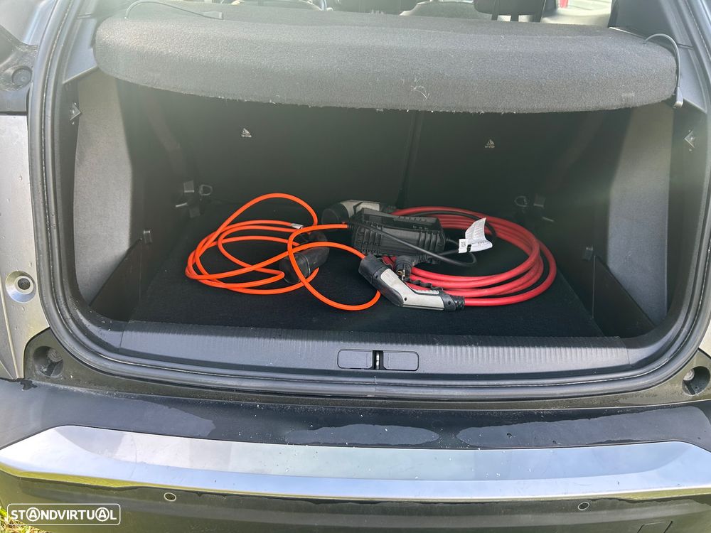 Peugeot e-2008 Allure - 8