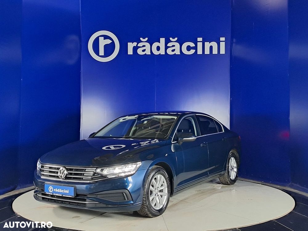 Volkswagen Passat - 1