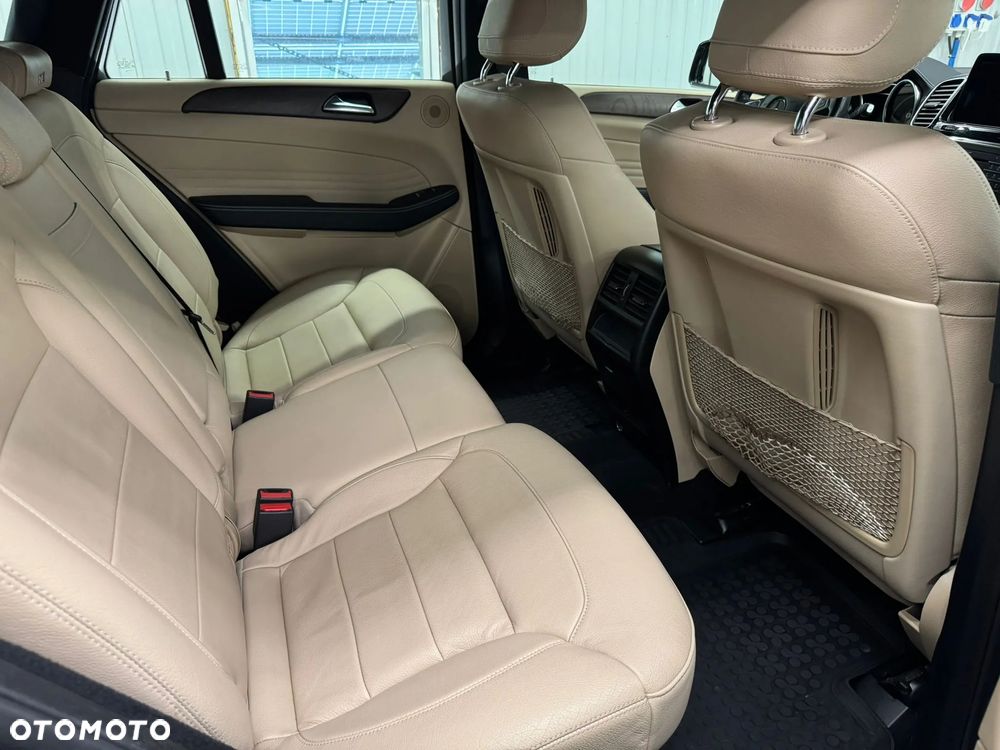 Mercedes-Benz GLE - 12