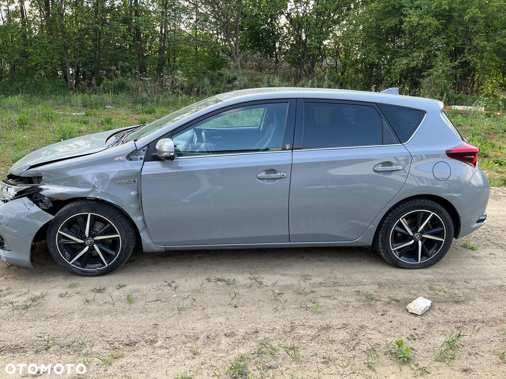 Toyota Auris 1.8 HSD Luna - 2