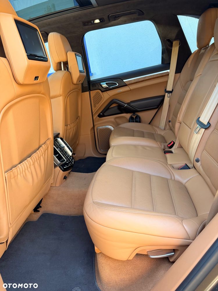 Porsche Cayenne - 20