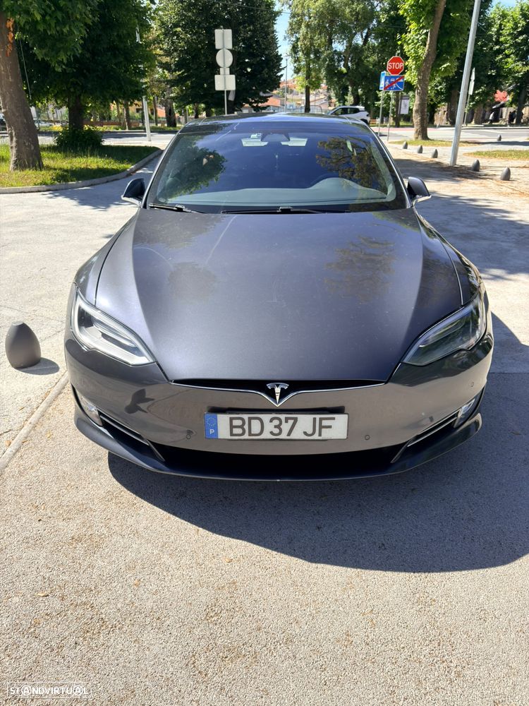 Tesla Model S - 3
