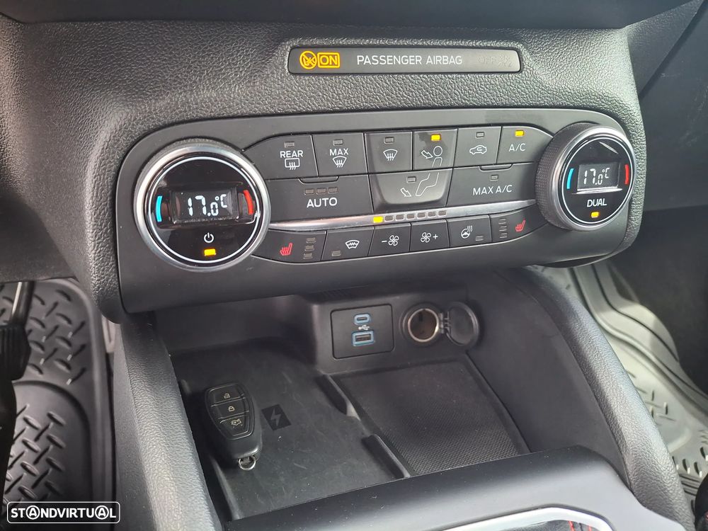 Ford Focus 1.0 EcoBoost MHEV ST-Line - 19