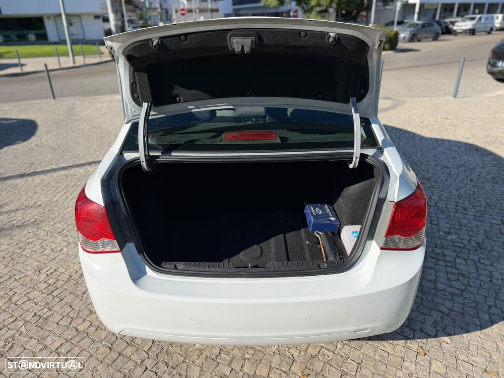 Chevrolet Cruze 1.6 LT - 21